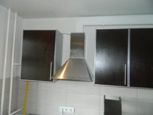 Установка вытяжки на кухне в Калининграде